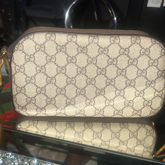 GUCCI CROSSBODY - Picture 6 of 17